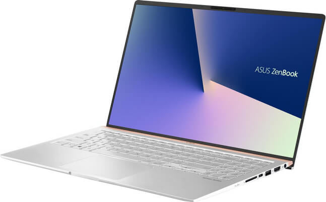 На ноутбуке Asus ZenBook 15 UX533FTC мигает экран